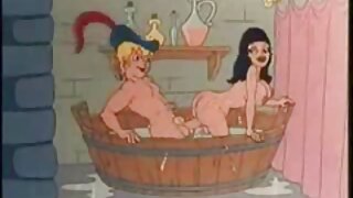 Schattige gratis films kijken sex bootylicious Japanse girlie scheert haar harige kutje in de badkamer